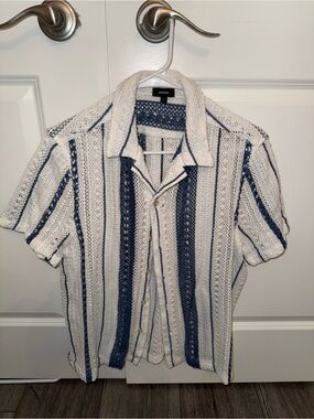 Express Men’s Short-Sleeve Button-Down Shirt - White & Blue Stripes